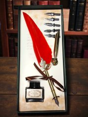 Vintage pero - Brk červený