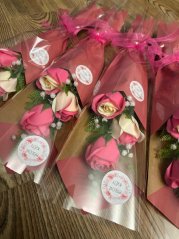 Mýdlová kytice - Růžovo-smetanová